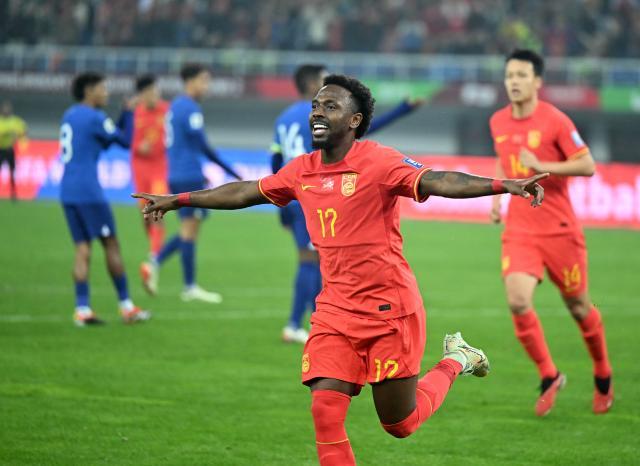 开云体育-【内幕】为何让费南多罚点 伊万拖堂30分钟收成正果