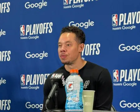 开云体育-米奇:文班今天摔倒时我没有特别紧张,我已学会信任他
